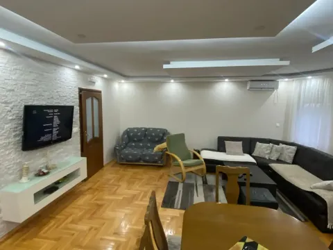 Rent, house, 250m², Karaburško Polje, Podgorica - image 4