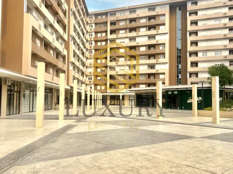 Izdavanje, jednosoban stan, 47m², Central Point, Podgorica - image 12