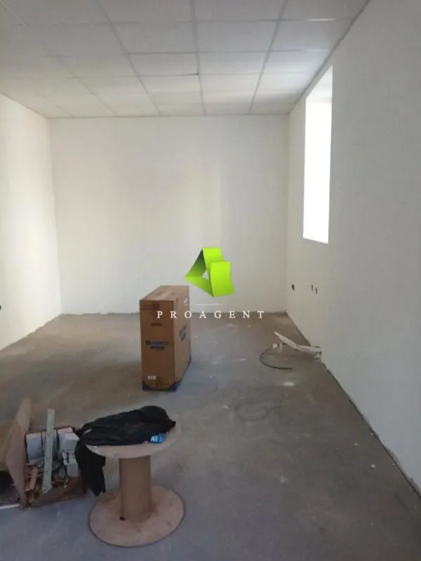 Rent, office space, 326m², Medijana, Niš