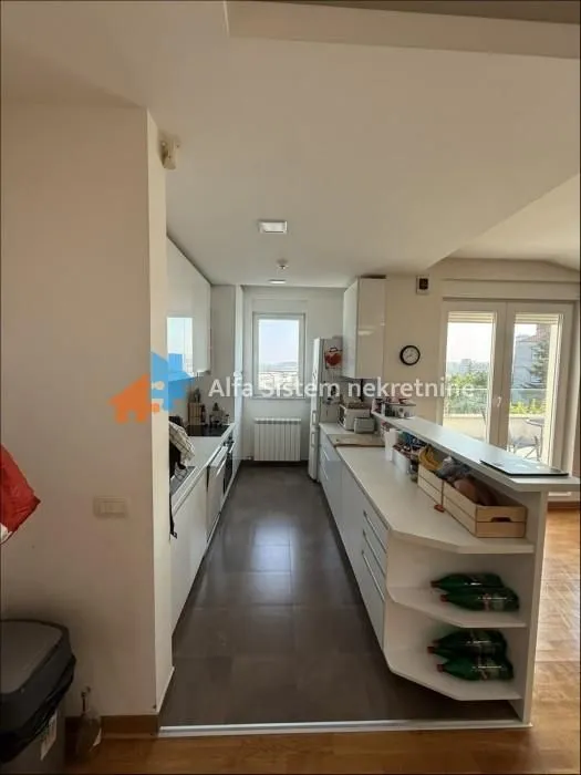 Rent, four bedroom apartment, 157m², Senjak, Beograd