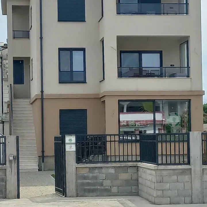Rent, house, 180m², Gornja Gorica, Podgorica