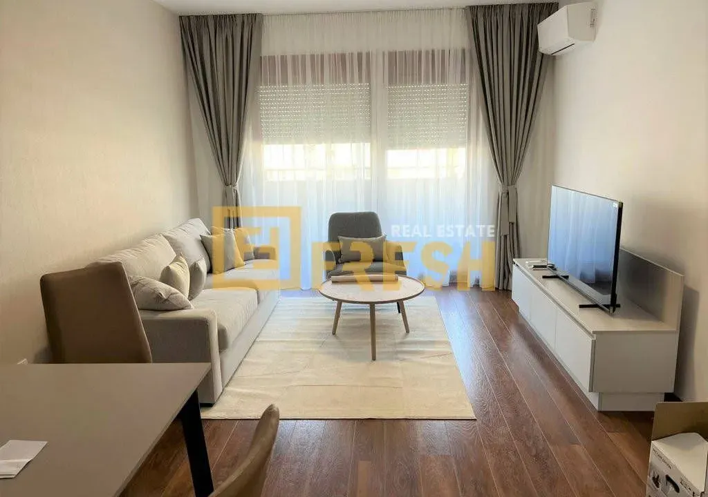 Izdavanje, jednosoban stan, 53m², Master Kvart, Podgorica