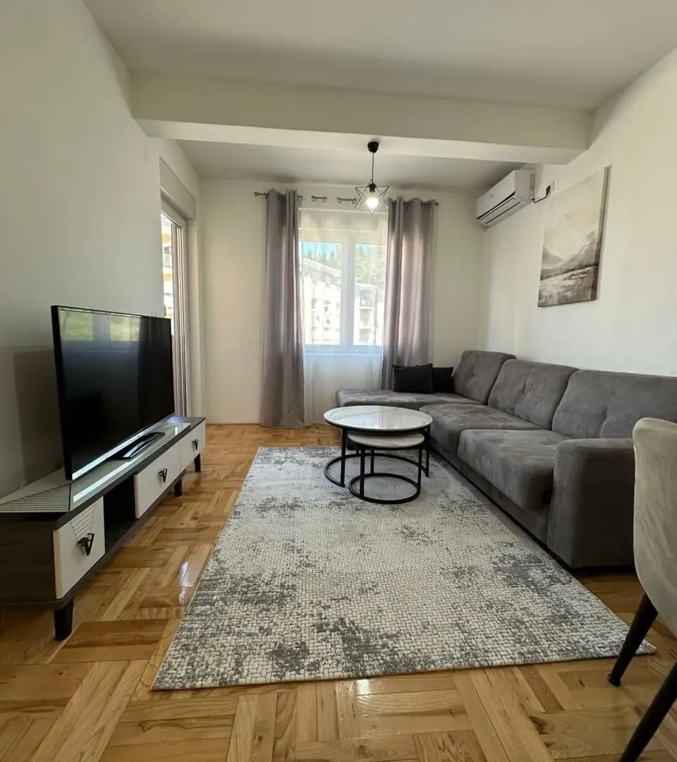 Izdavanje, jednosoban stan, 40m², Ljubović, Podgorica