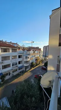 Rent, one bedroom apartment, 40m², Bečići, Budva - image 7