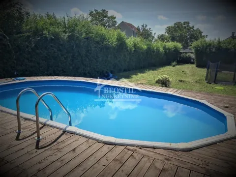 Kuća in Zemun Ugrinovci