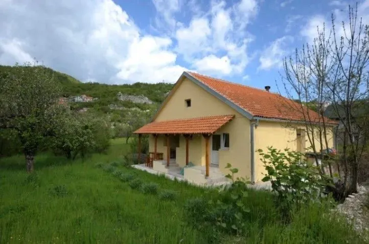 Sale, house, 124m², Cetinje, Crna Gora