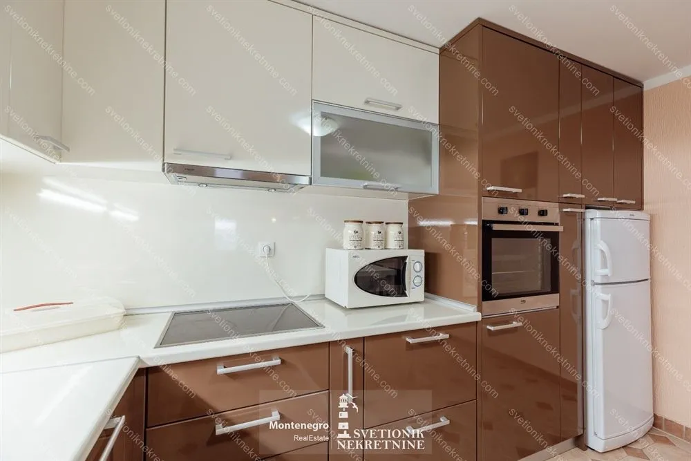 Prodaja, trosoban stan, 178m², Topla, Herceg Novi
