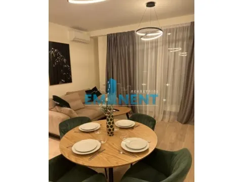 Izdavanje, trosoban stan, 70m², Savski Venac, Beograd