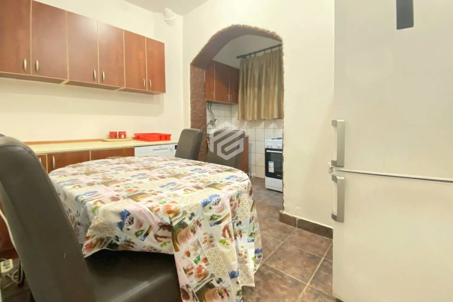 Izdavanje, dvosoban stan, 68m², Centar, Podgorica