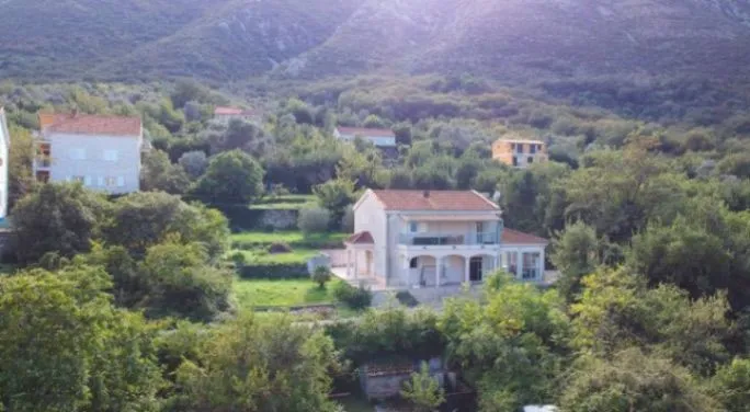 Sale, house, 320m², Prčanj, Kotor