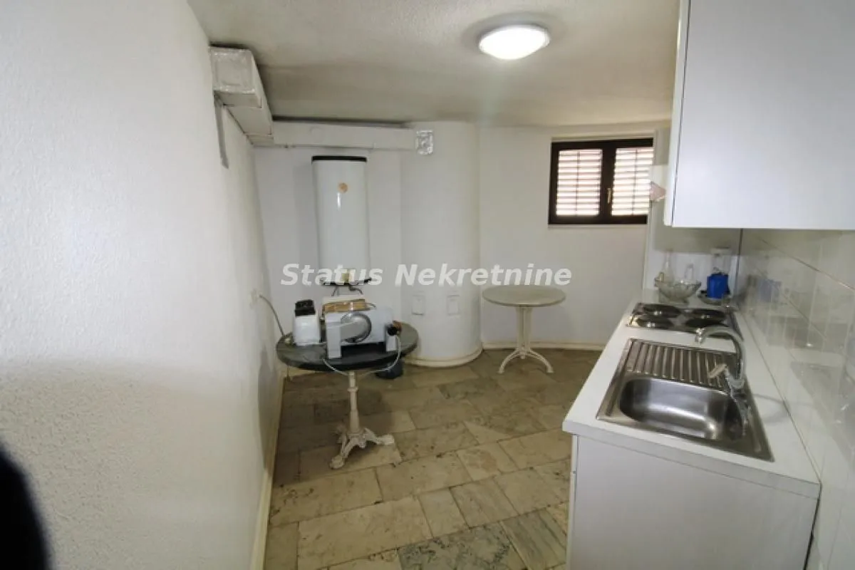Prodaja, kuća, 416m², Sremska Mitrovica, Srbija