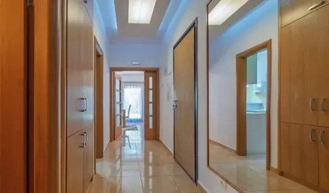 Prodaja, trosoban stan, 137m², Centar, Podgorica - image 10