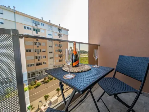Izdavanje, stan, 36m², Centar, Bar - image 9