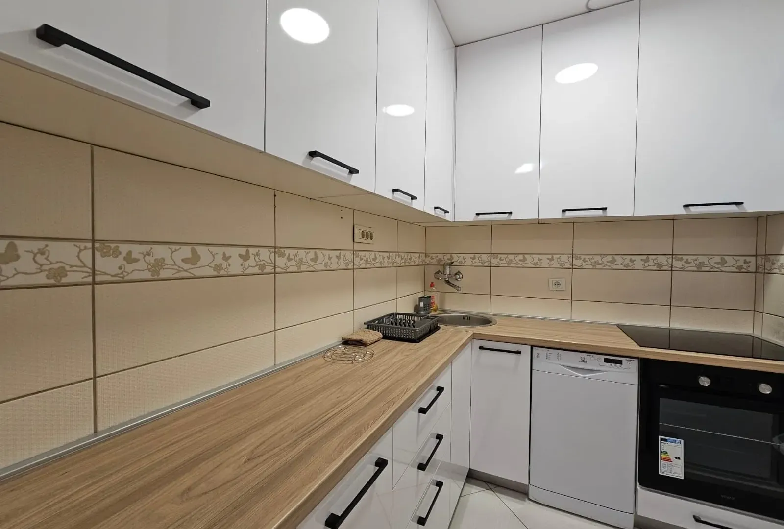 Prodaja, trosoban stan, 80m², Budva, Crna Gora