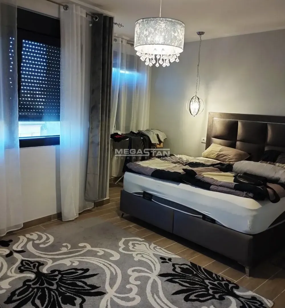 Prodaja, trosoban stan, 94m², Pančevo, Srbija