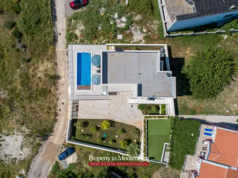 Sale, house, 400m², Bečići, Budva - image 10