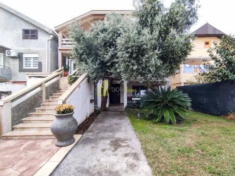 Sale, house, 405m², Stari Aerodrom, Podgorica - image 8