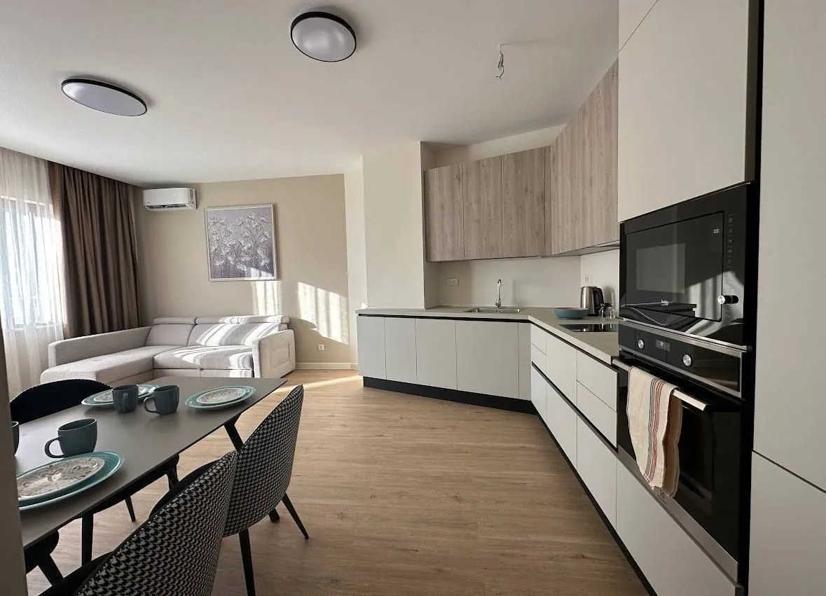 Rent, two bedroom apartment, 68m², Bečići, Budva