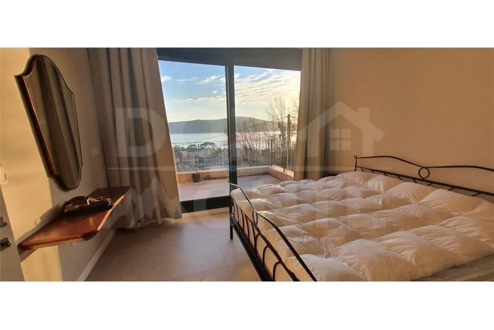 Rent, three bedroom apartment, 130m², Gornja Lastva, Tivat