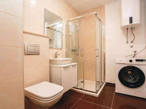 Daily-rent, one bedroom apartment, 36m², Bečići, Budva - image 16