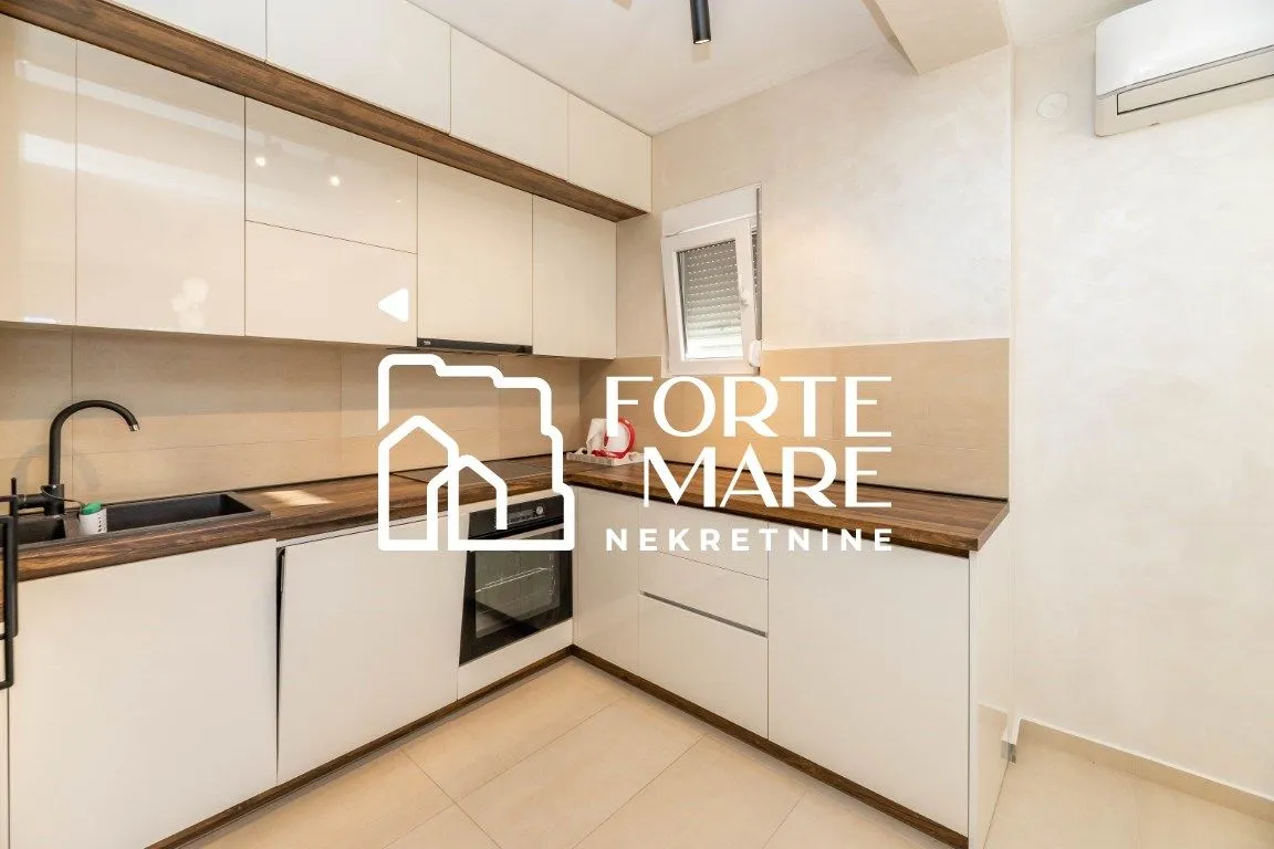 Prodaja, kuća, 220m², Zelenika, Herceg Novi