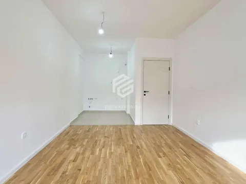 Prodaja, jednosoban stan, 43m², Stari Aerodrom, Podgorica - image 4