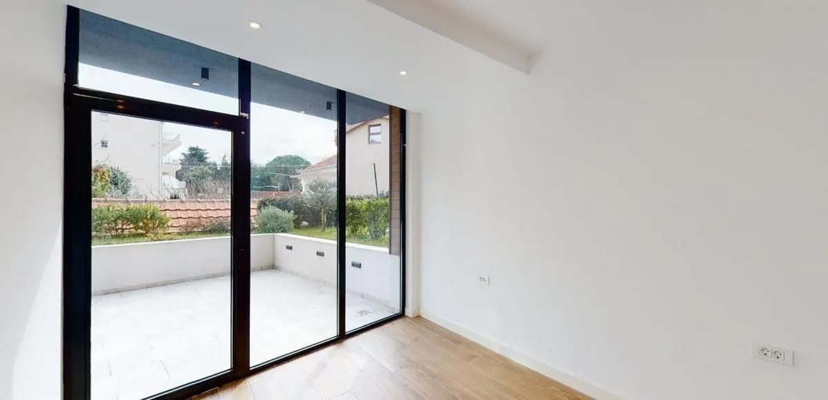 Prodaja, jednosoban stan, 57m², Tivat, Crna Gora
