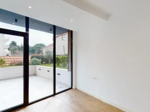 Prodaja, jednosoban stan, 57m², Tivat, Crna Gora - image 4