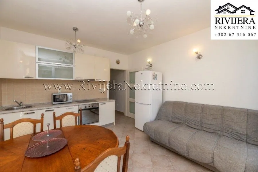Prodaja, dvosoban stan, 65m², Đenovići, Herceg Novi