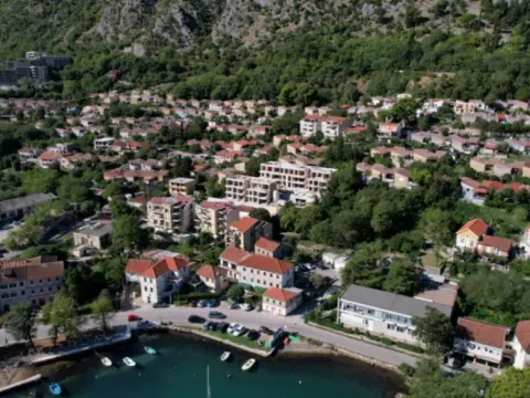 Sale, one bedroom apartment, 44m², Kotor, Crna Gora - image 6