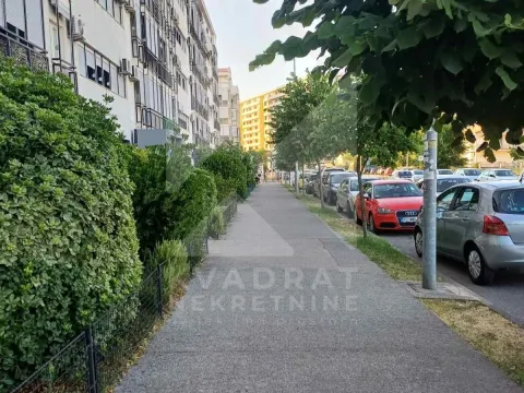 Prodaja, garsonjera, 33m2, 1 maj, Podgorica Prodaja, garsonjera, 33m2, 1 maj, Podgorica