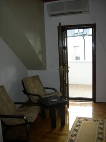 Izdavanje, kuća, 300m², Savski Venac, Beograd