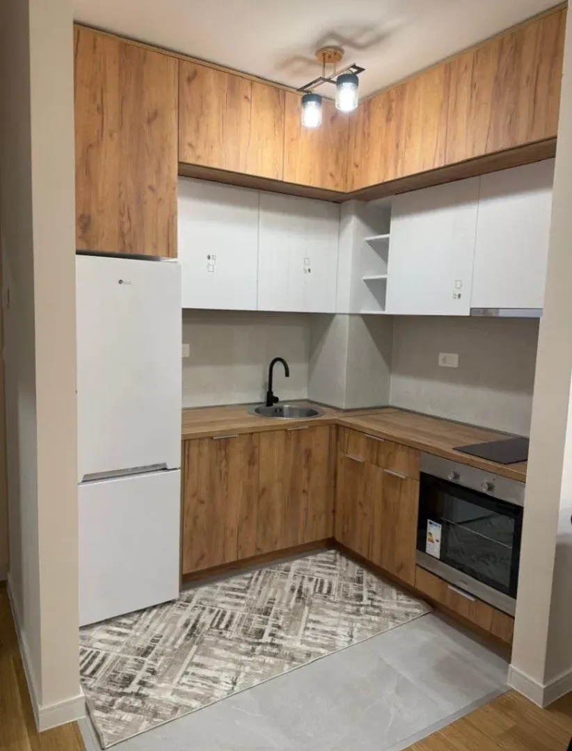 Izdavanje, jednosoban stan, 40m², Central Point, Podgorica