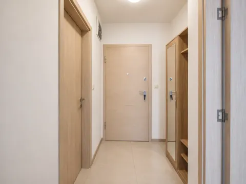 Izdavanje, jednosoban stan, 48m², City Kvart, Podgorica - image 5