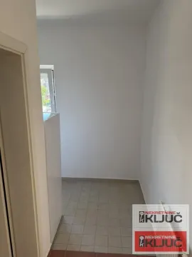 Izdavanje, jednosoban stan, 37m², Bulevar patrijarha Pavla, Novi Sad Sve Podlokacije - image 3