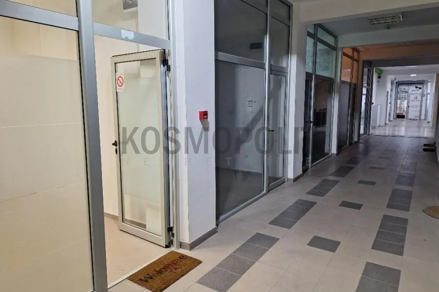 Sale, office space, 14m², Trošarina, Voždovac Sve Podlokacije