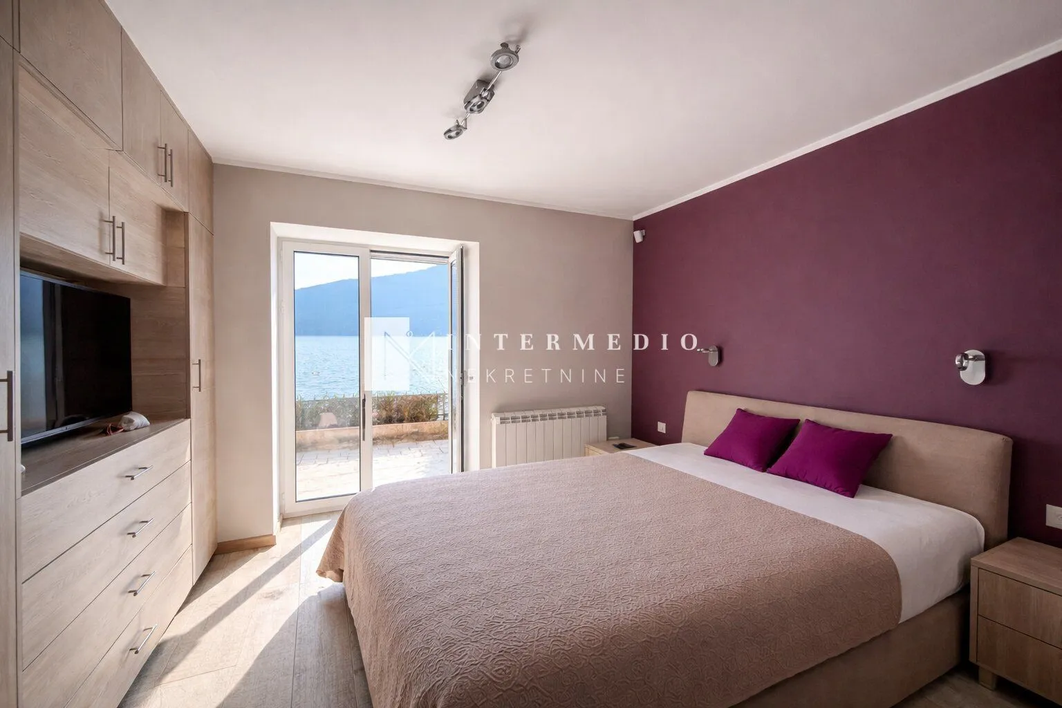 Prodaja, četvorosoban stan, 106m², Centar, Herceg Novi