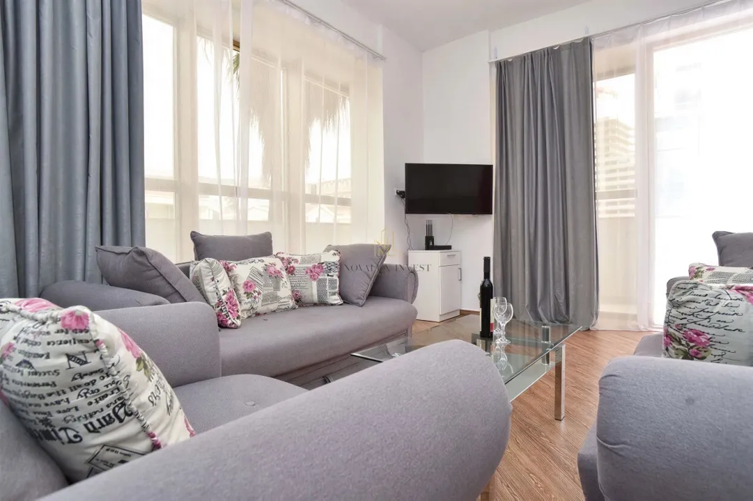 Izdavanje, dvosoban stan, 89m², Centar, Budva