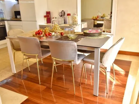 Rent, four bedroom apartment, 140m², Centar, Podgorica - image 4