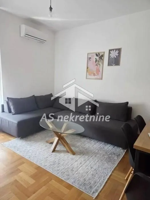 Rent, two bedroom apartment, 44m², Stari Grad, Beograd