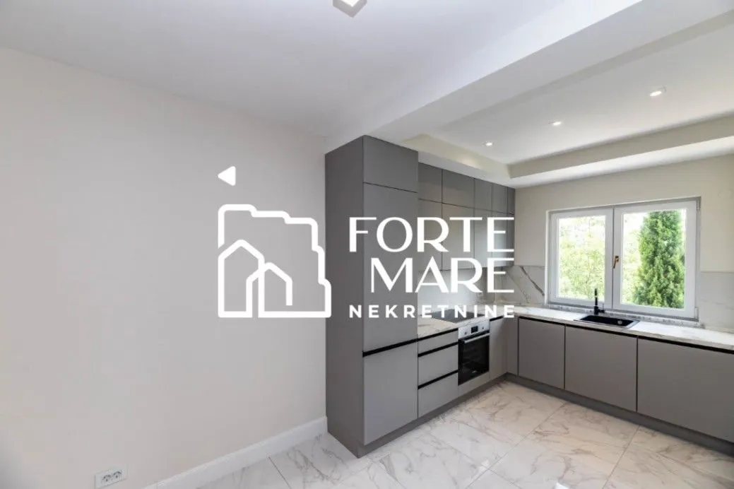 Prodaja, dvosoban stan, 133m², Đenovići, Herceg Novi