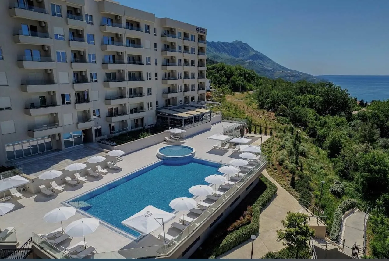 Rent, two bedroom apartment, 65m², Bečići, Budva