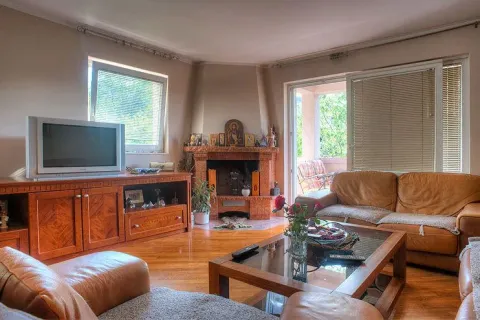 Prodaja, ugostiteljski objekat, 600m², Bečići, Budva - image 4