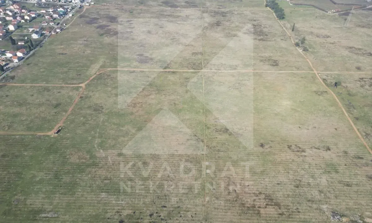 Prodaja, plac, 583m², Sadine, Podgorica