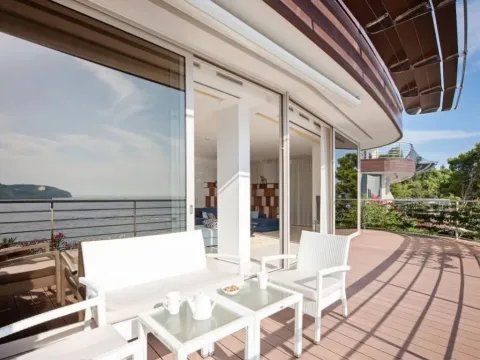 Sale, two bedroom apartment, 170m², Budva, Crna Gora - image 9