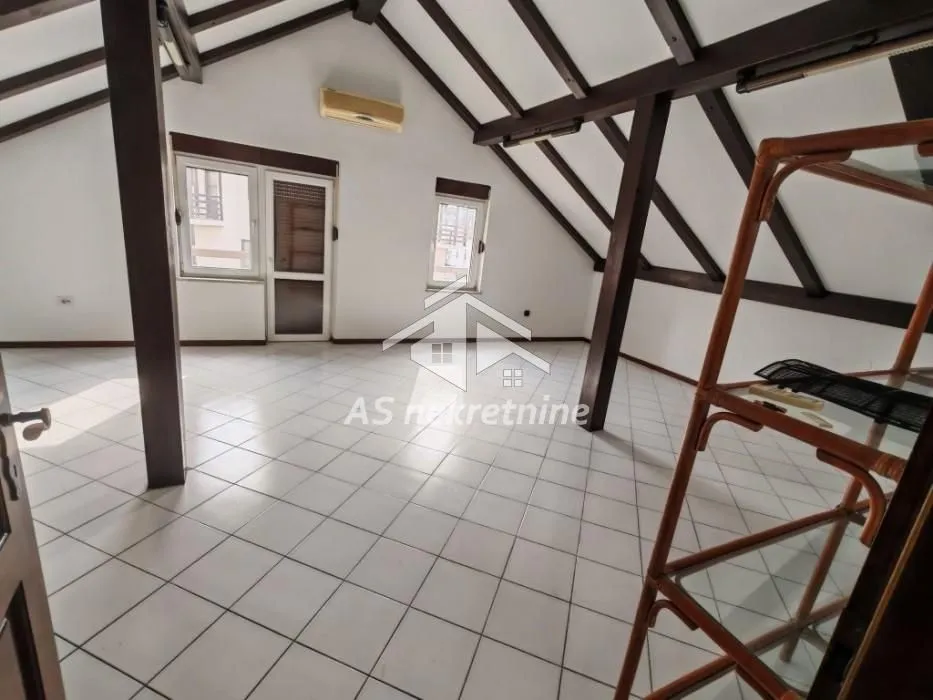 Izdavanje, kuća, 360m², Voždovac Sve Podlokacije, Beograd