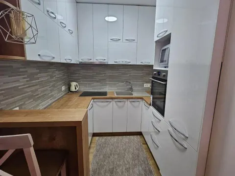 Izdavanje, trosoban stan, 90m², Dubovica, Budva - image 2