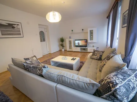 Prodaja, stan, 96m², Kolašin, Crna Gora - image 3