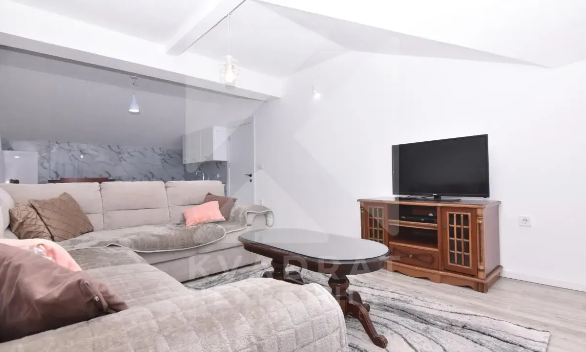 Izdavanje, dvosoban stan, 100m², Donja Gorica, Podgorica