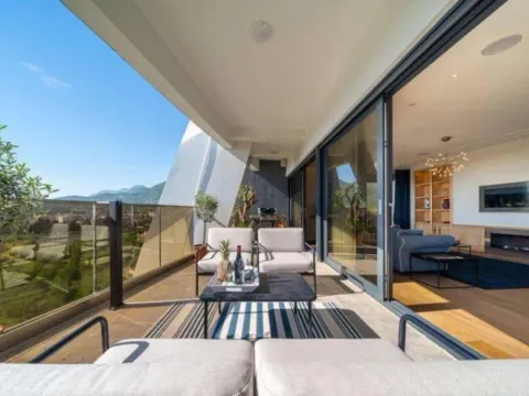 Prodaja, četvorosoban stan, 245m², Bar, Crna Gora - image 3